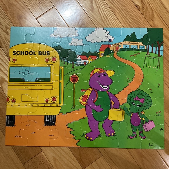 Vintage | Barney: School Bus Stop Scene (1993) - 35 Piece Jumbo Floor Puzzle - Picture 2 of 16